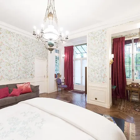 Apartment Veeve - Antique Charm By Arc De Triomphe