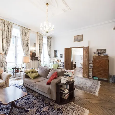 Veeve - Antique Charm By Arc De Triomphe Apartment Paris